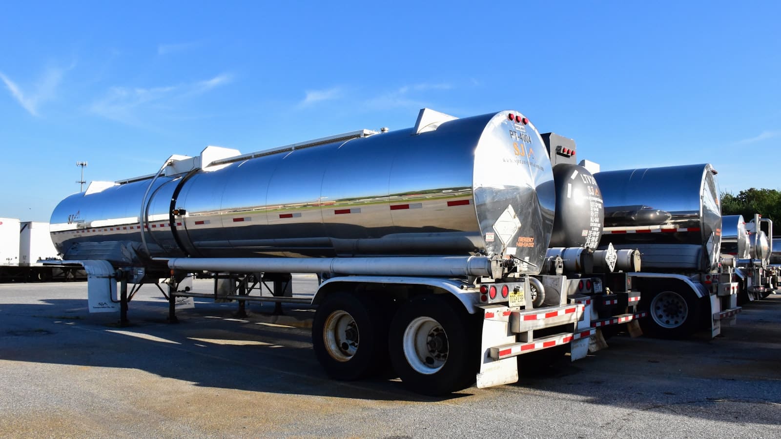 Diesel Supply Truck — Al Fajr Contracting Company