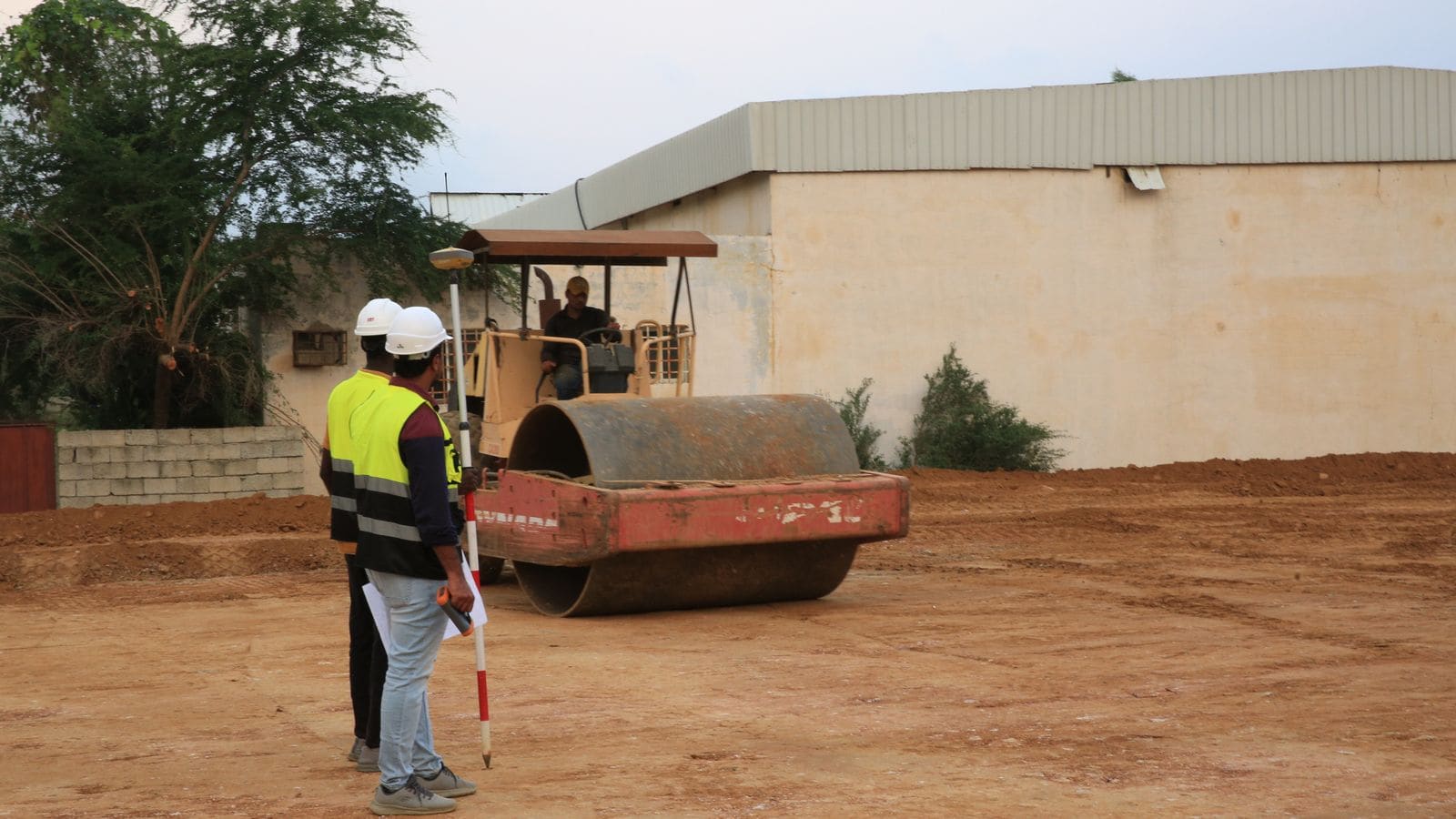 Leveling & Compaction — Al Fajr Contracting Company